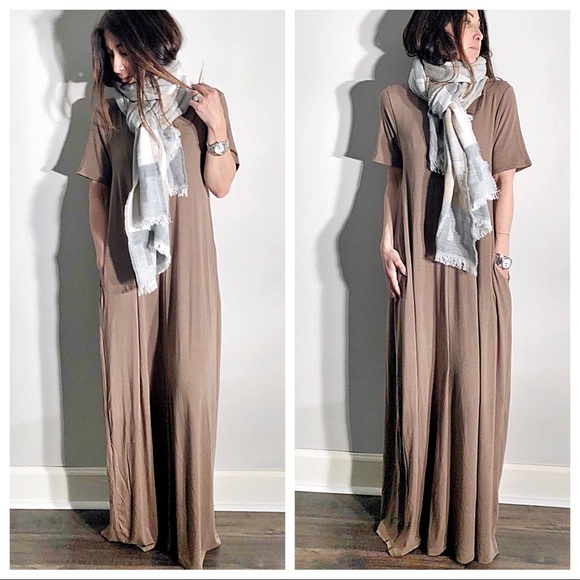 01 ✨FAVORITE ✨Mocha long side pocket maxi dress - Picture 5 of 8